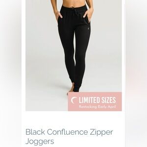 🌙ZYIA Black Confluence Jogger Style Leggings